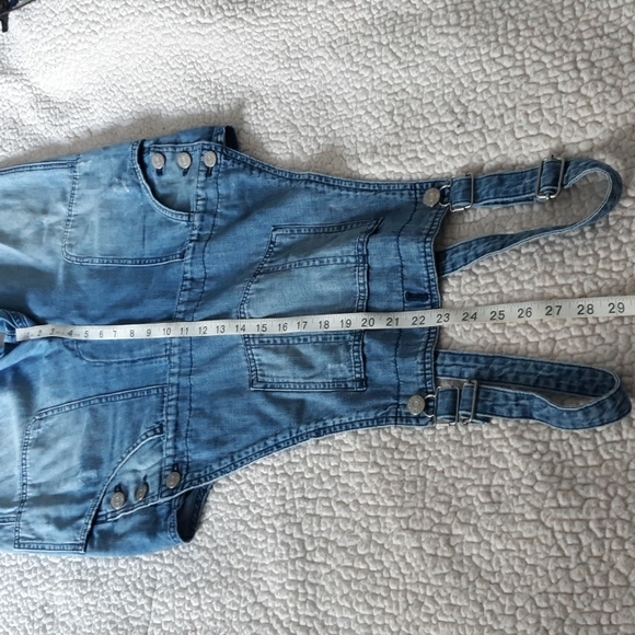 Madewell Distressed Jean Overalls - Picture 12 of 17
